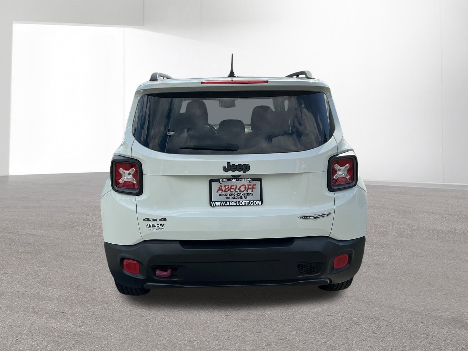 Used 2017 Alpine White Jeep Deserthawk image 4
