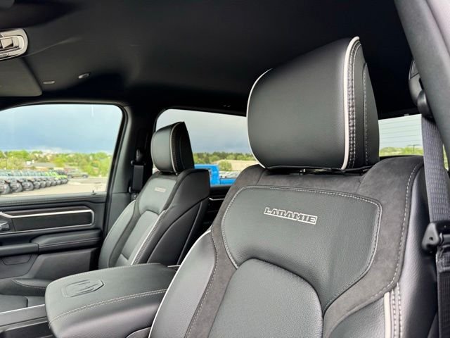 New 2026 Diamond Black Crystal Pearl-Coat Exterior Paint RAM Laramie image 13