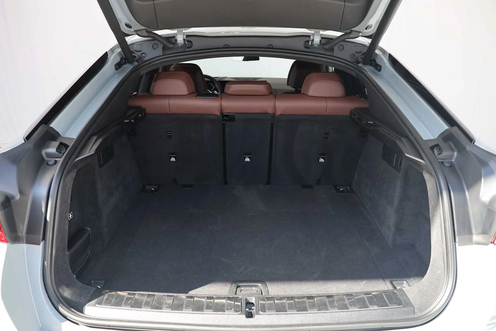 Certified Used 2025 Brooklyn Grey Metallic BMW xDrive40i image 28