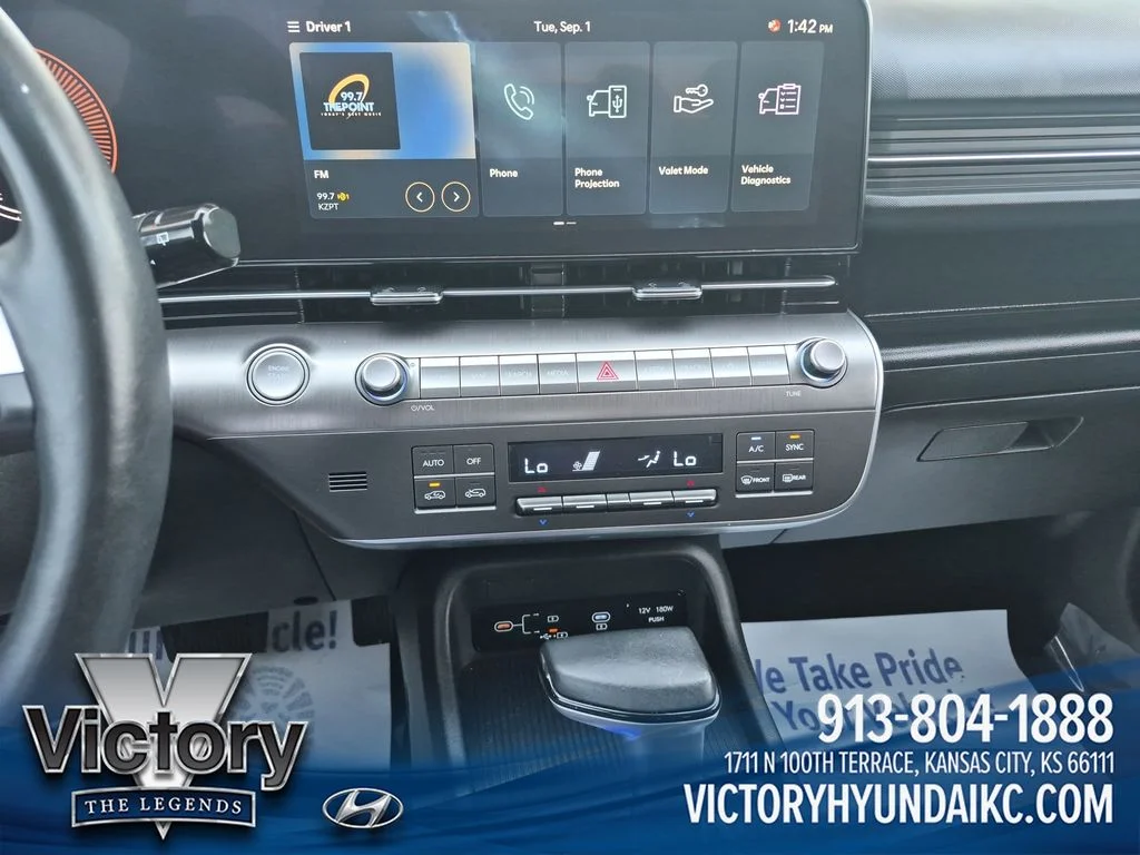 Used 2025 Gray Hyundai SEL image 17