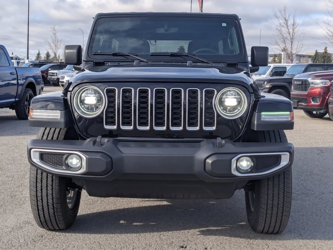 New 2026 Black Jeep Sahara - - 4x4 - McKinley Leather Seats - Body? Colour Hardtop - Side Steps & More! image 3