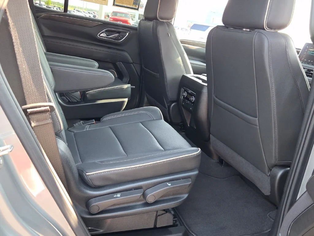 Used 2024 Sterling Gray Metallic Chevrolet Premier image 21