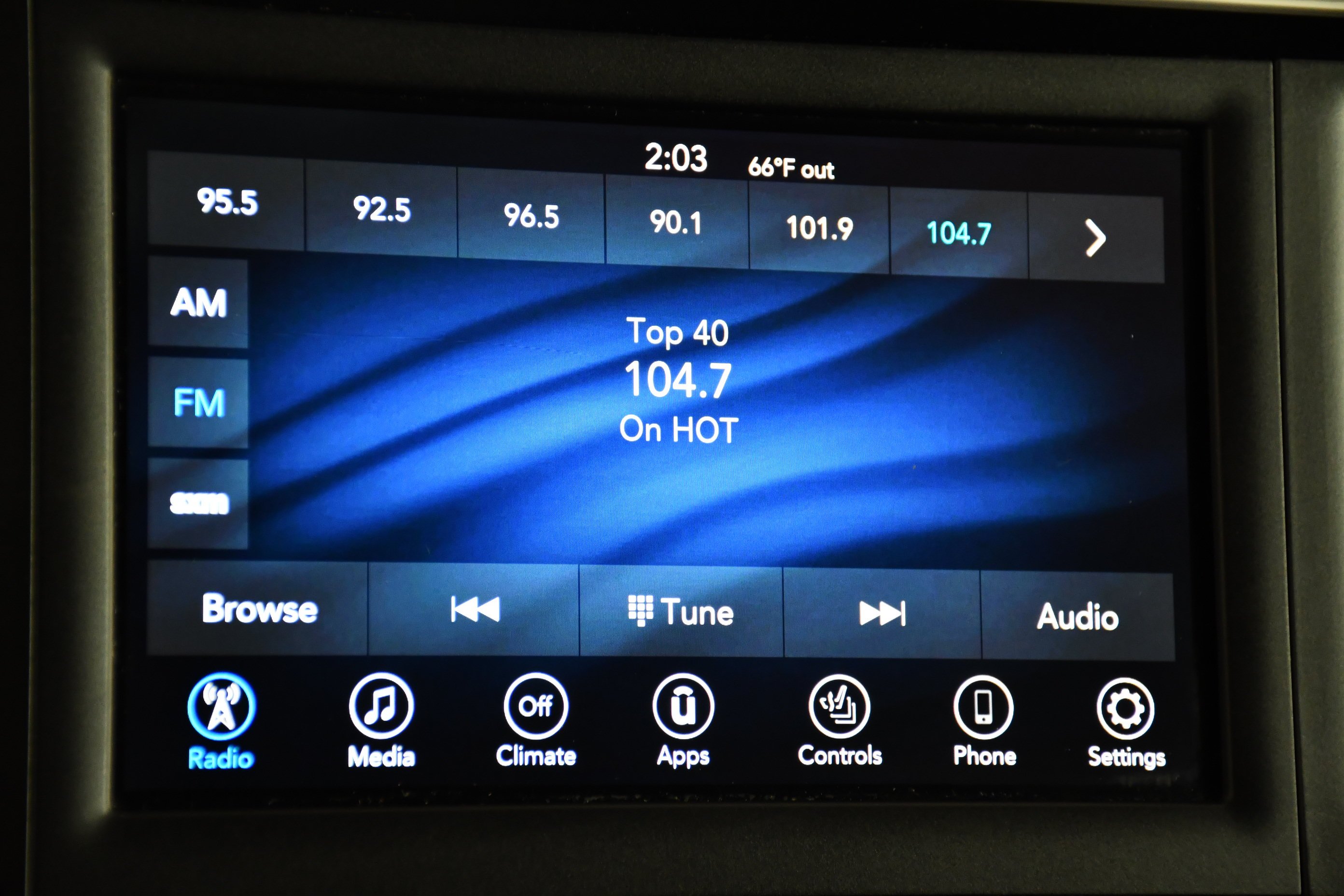 Used 2019 Velvet Red Pearlcoat Chrysler Touring L image 26
