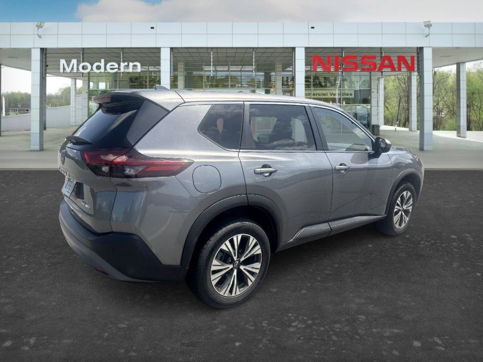 Used 2023 Gun Metallic Nissan SV image 5