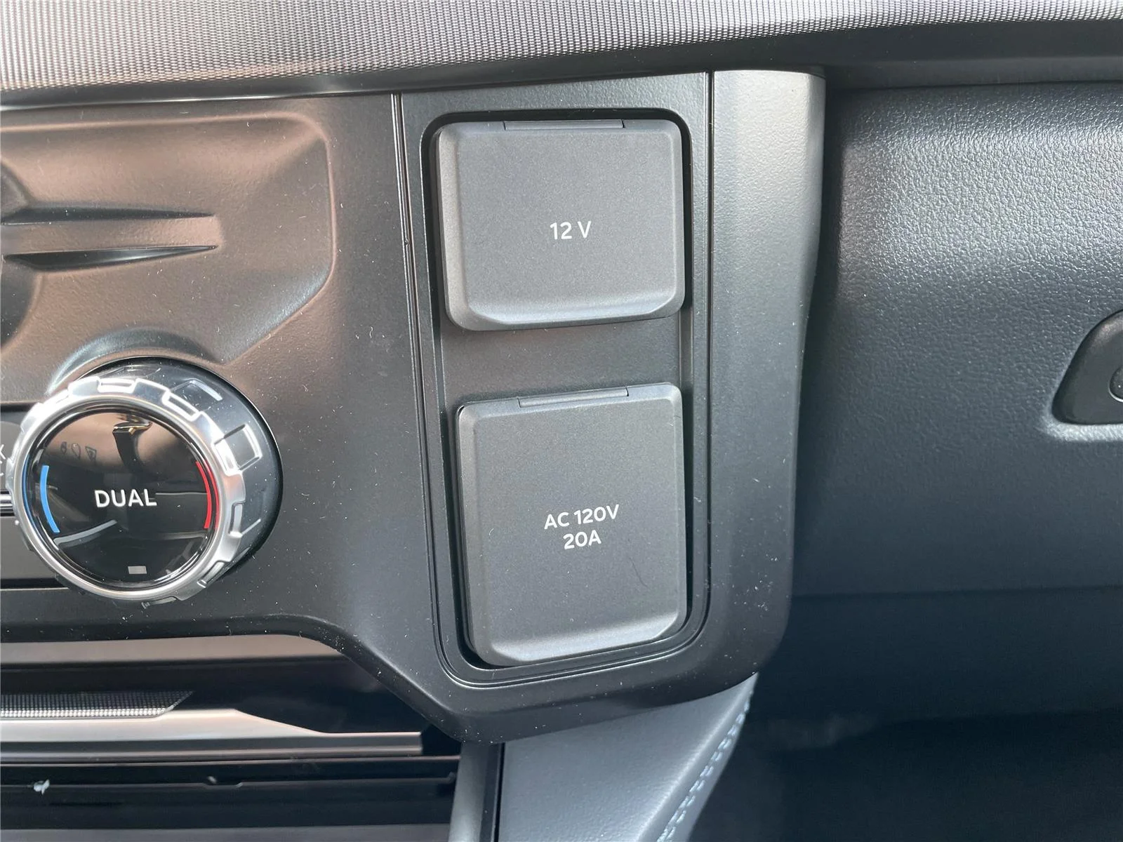 New 2026 Agate Black Metallic Ford Platinum image 30