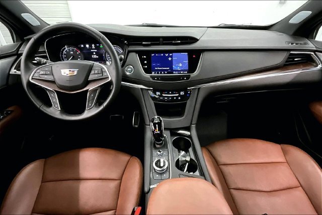 Used 2025 Crystal White Tricoat Cadillac Sport image 18