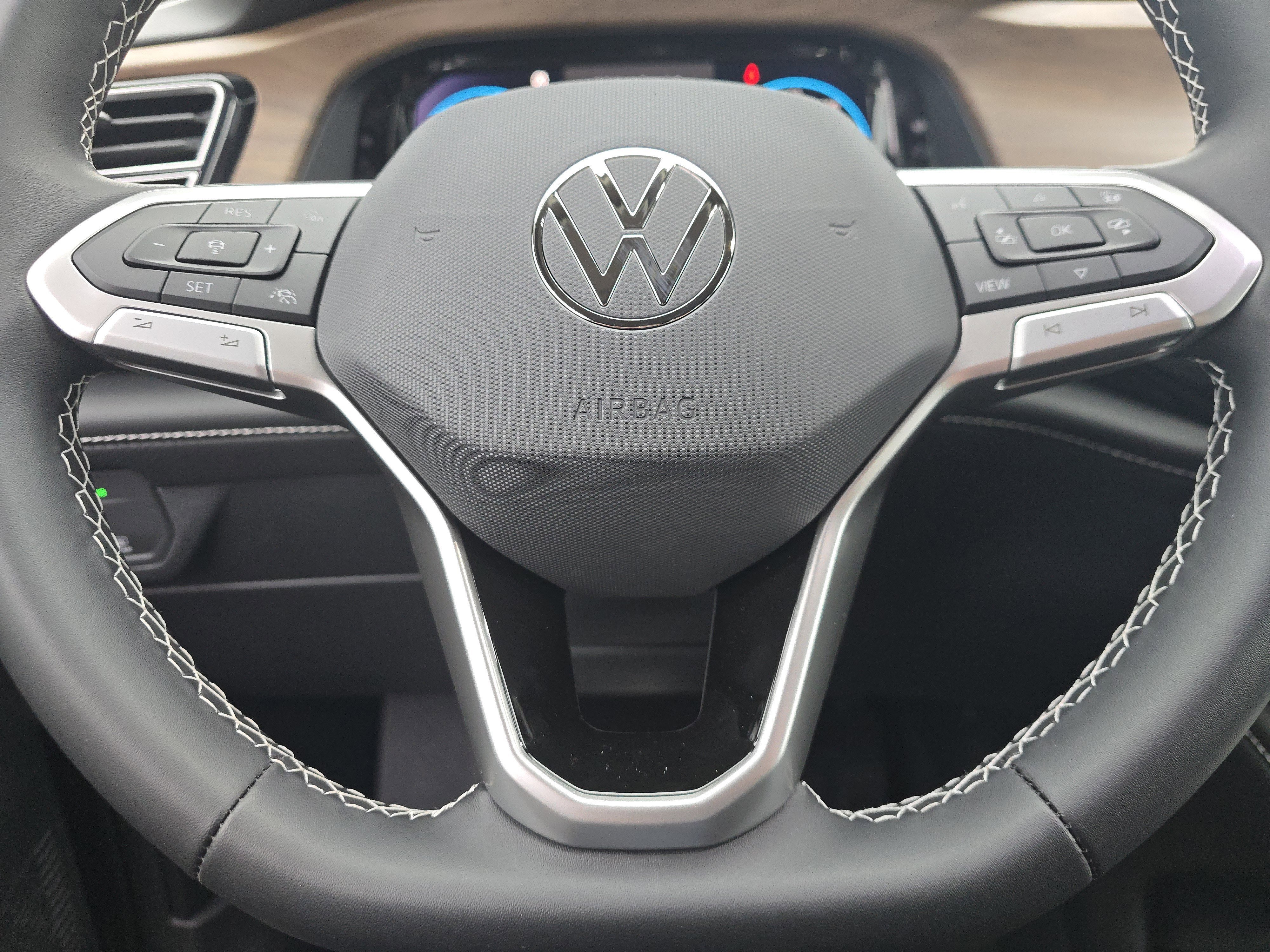 New 2026 Pure Gray Volkswagen 2.0T SE w/Technology image 21