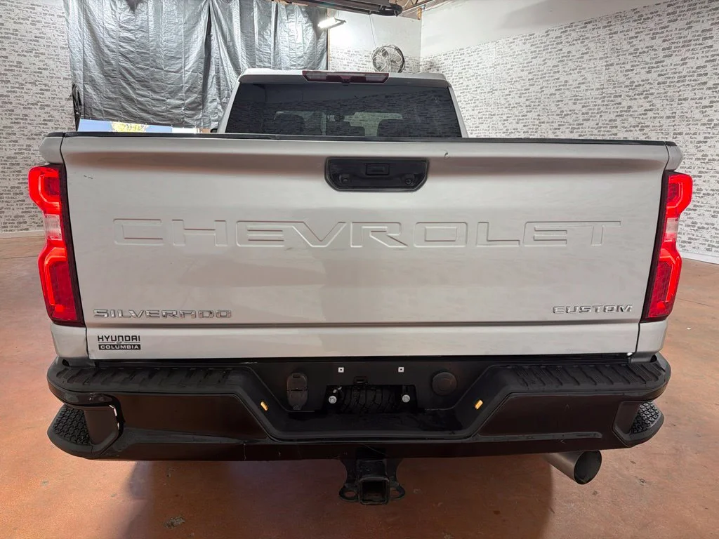 Used 2021 Silver Ice Metallic Chevrolet Custom image 6