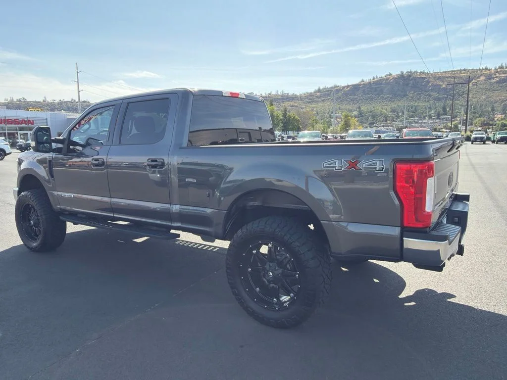 Used 2019 Magnetic Metallic Ford XLT image 8