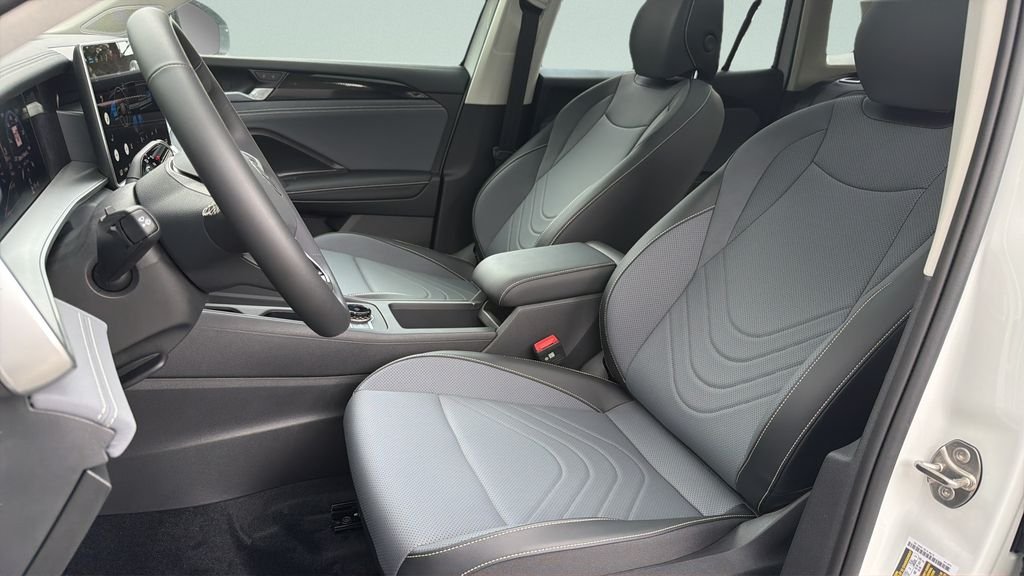 New 2026 Pure White Volkswagen 2.0T SE image 33