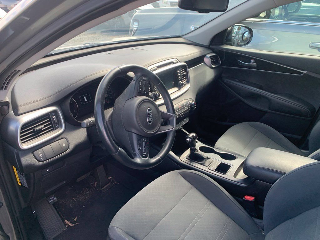 Used 2017 Silver Kia LX image 9