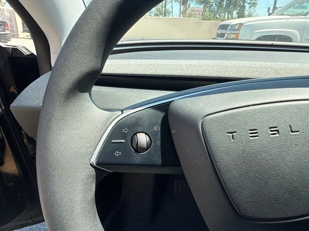 Used 2024  Tesla Base image 14