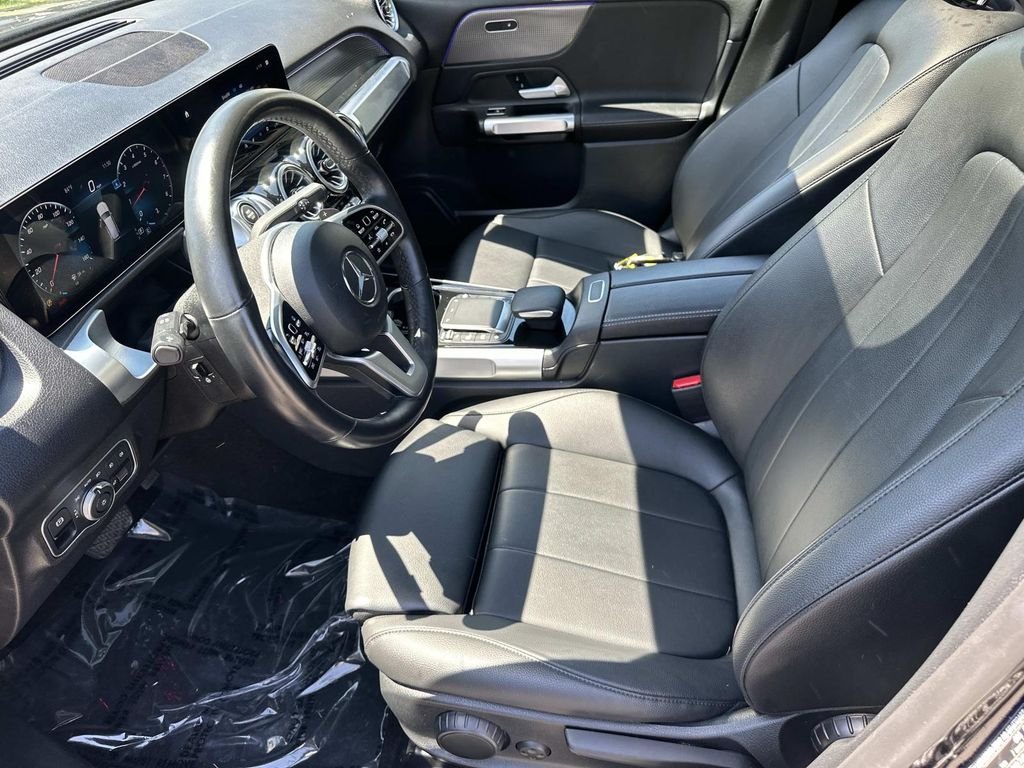 Certified Used 2022  Mercedes-Benz GLB 250 image 16