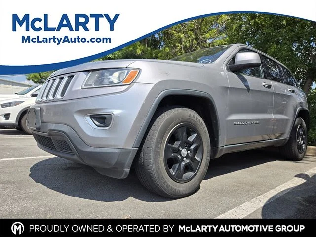 Used 2014 Silver Jeep Laredo image 1