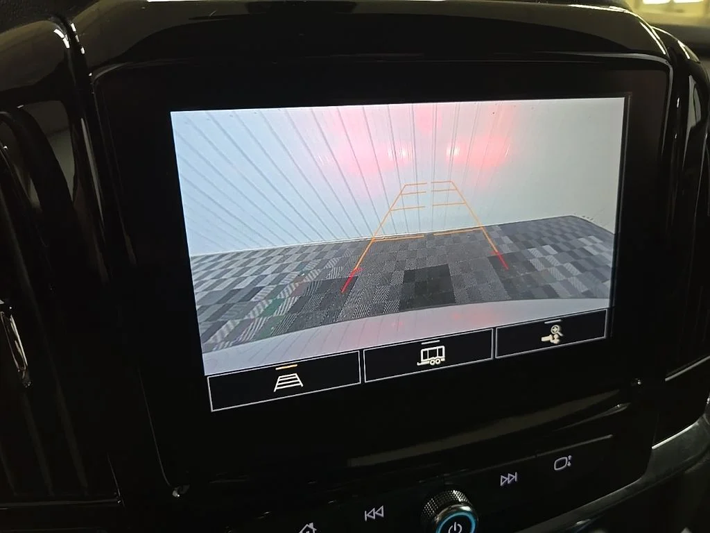 Used 2023 Green Chevrolet LT image 23