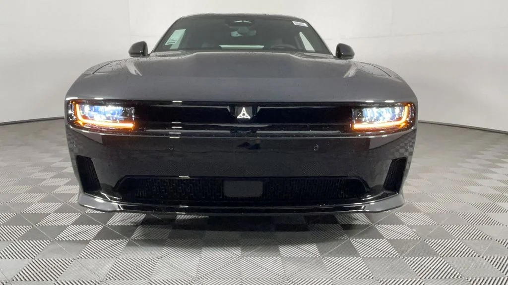 2025 Dodge Charger Daytona Scat Pack - Photo 10