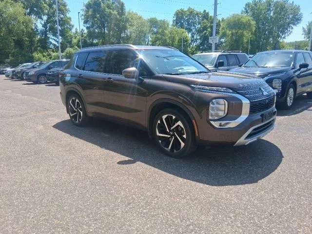 2022 Mitsubishi Outlander SEL S-AWC's photo