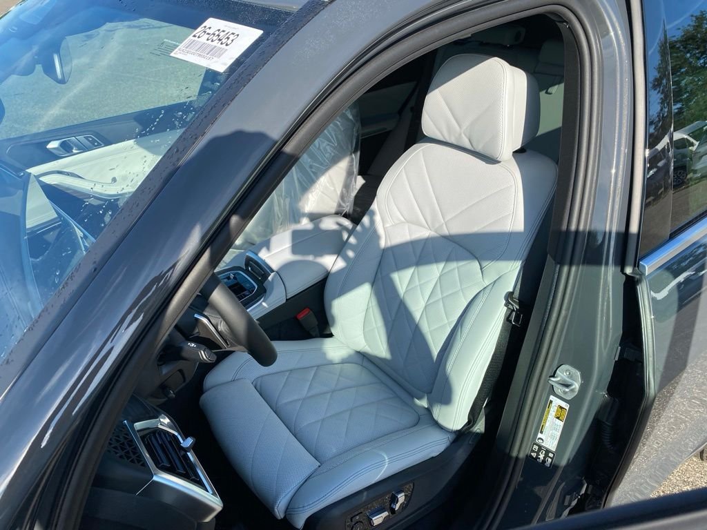 New 2026 Dravit Grey Metallic BMW xDrive40i image 11