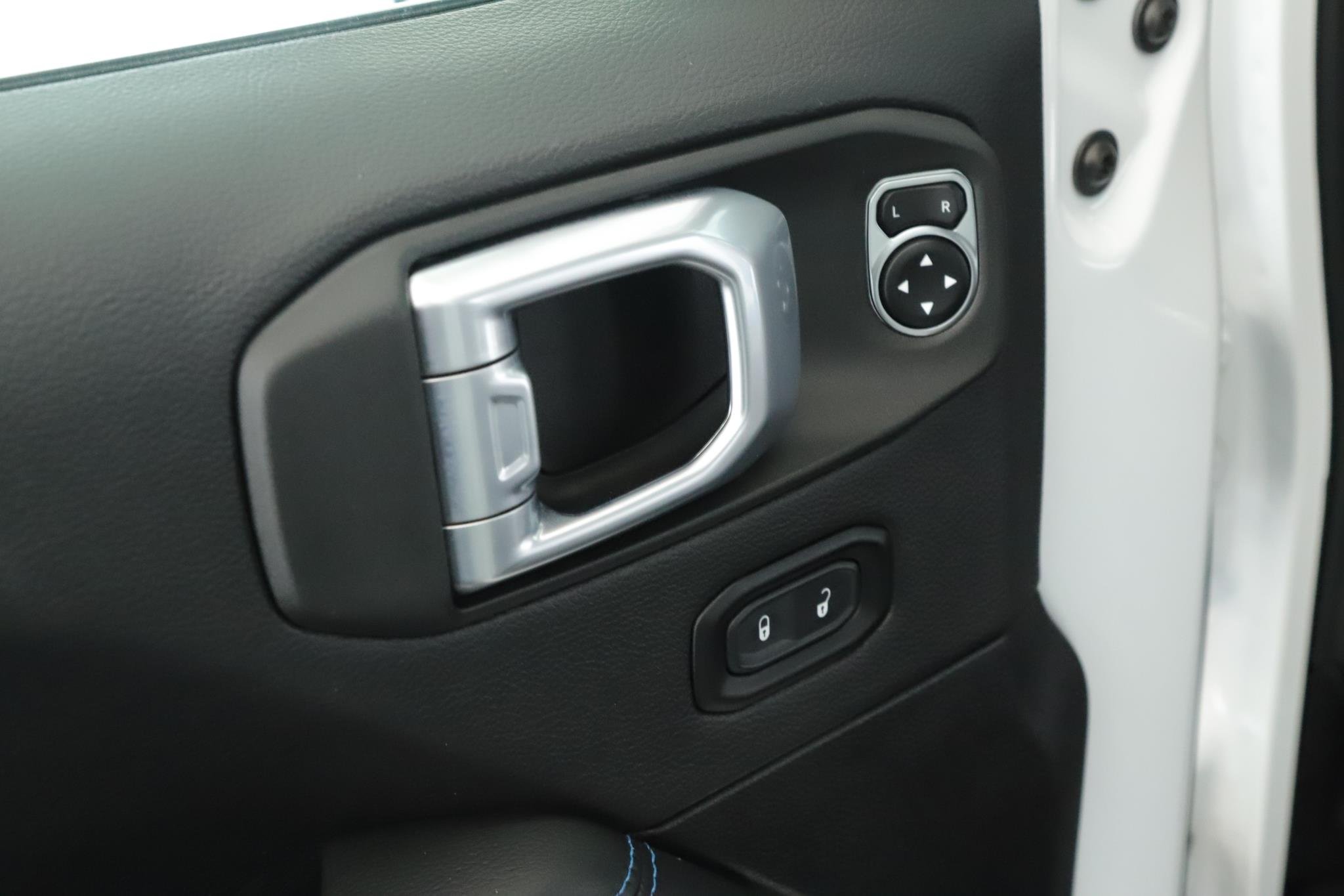 2022 Jeep Wrangler Unlimited Rubicon 4XE - Photo 8