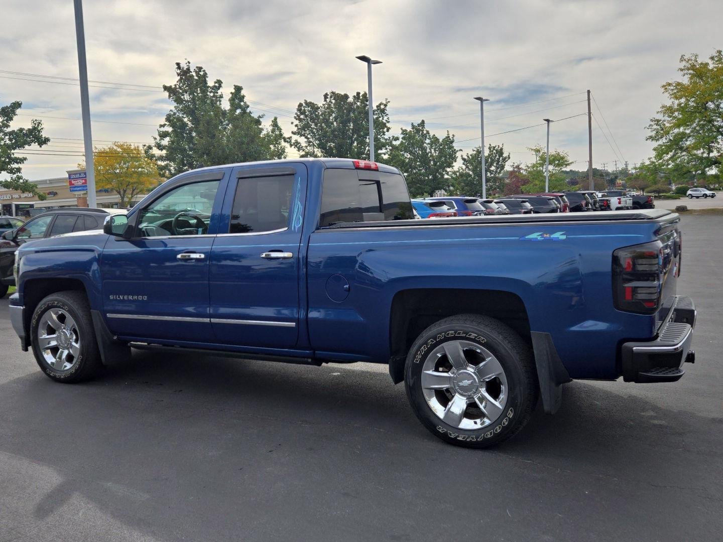 Used 2015 Deep Ocean Blue Metallic Chevrolet LTZ image 4