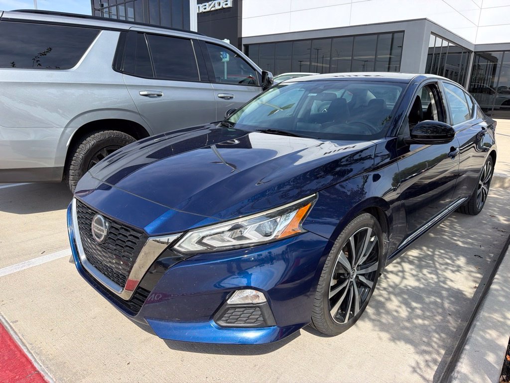 Used 2021 Blue Nissan 2.0 SR image 6
