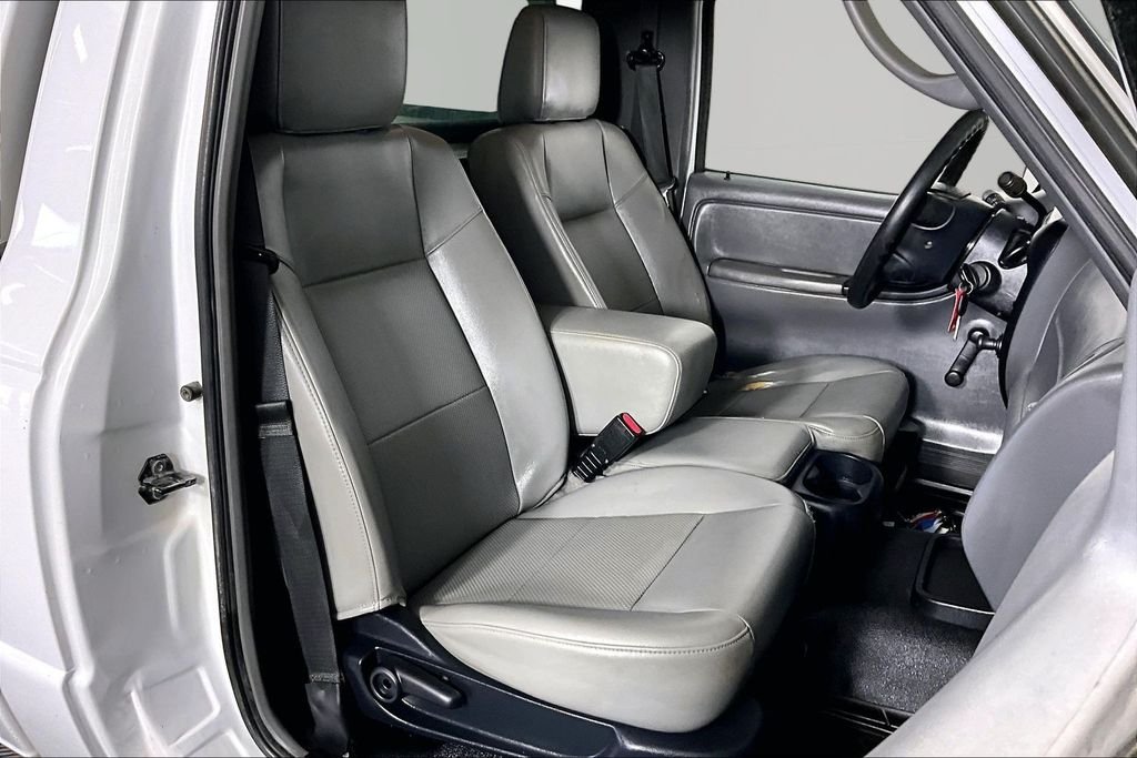 Used 2011 White Ford XL image 19