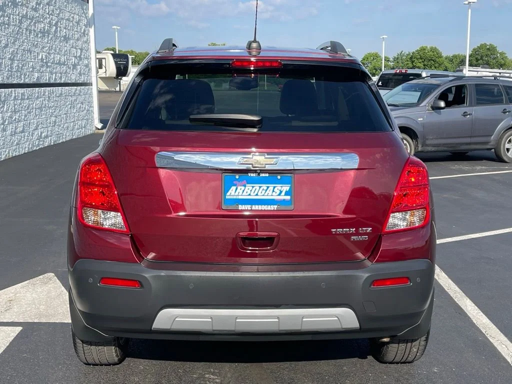 Used 2016 CRIMSON METALLIC Chevrolet LTZ image 9