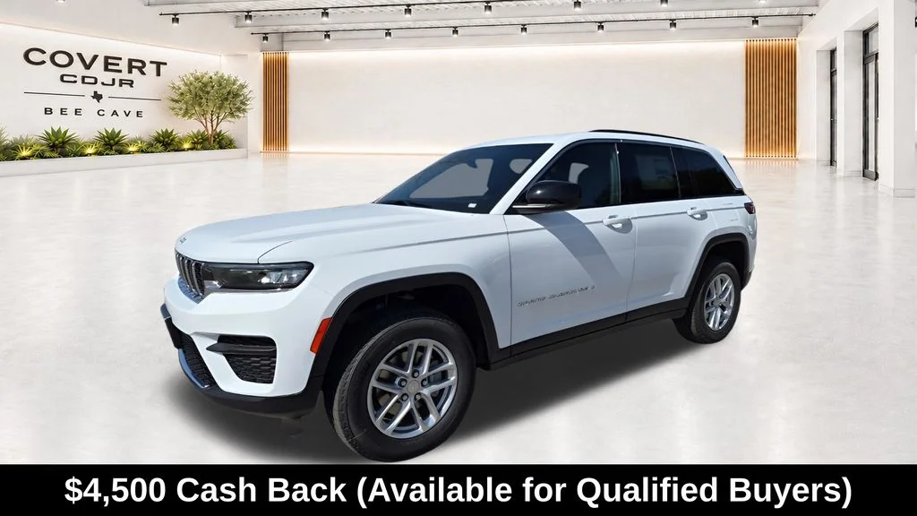 New 2026 Bright White Clear-Coat Exterior Paint Jeep Laredo X image 4