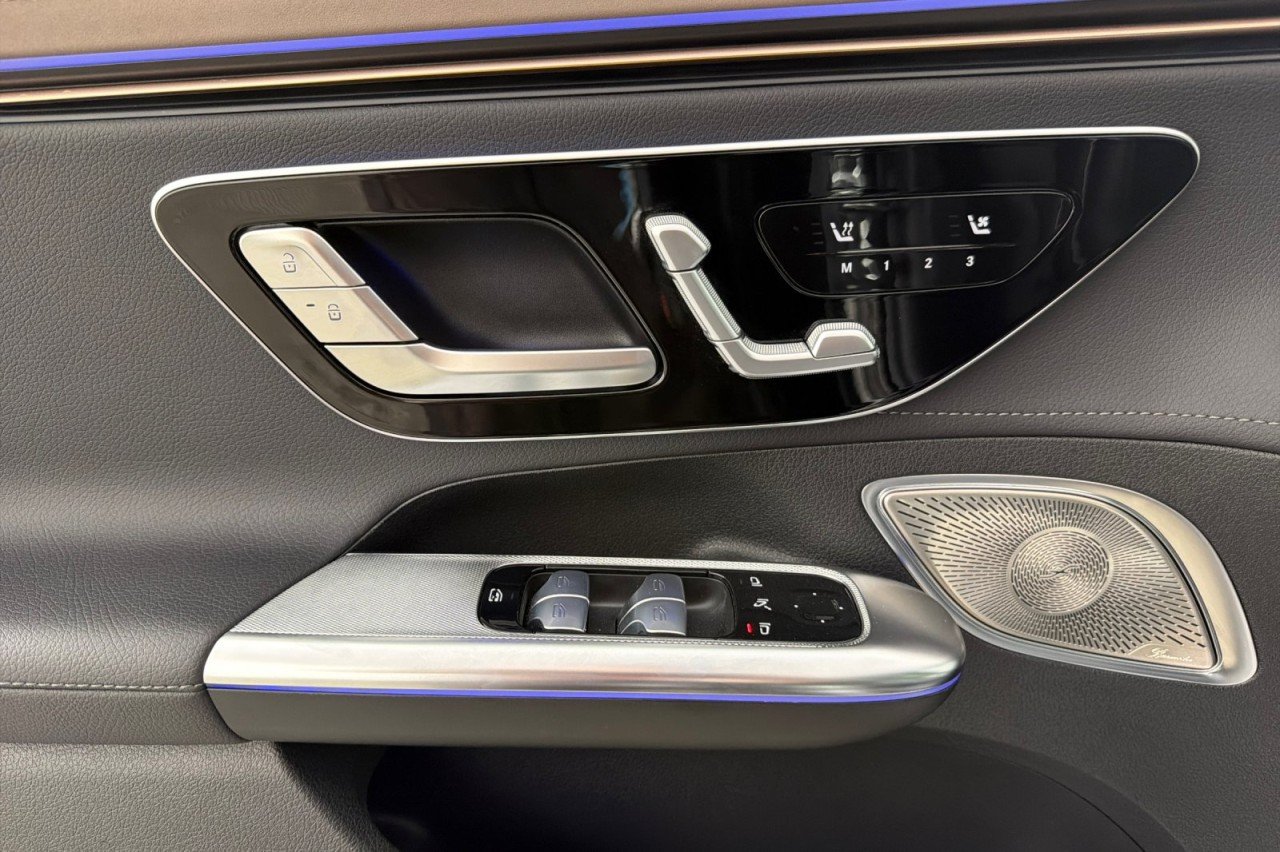 Used 2024 MANUFAKTUR Graphite Grey Magno Mercedes-Benz EQE 350 image 10
