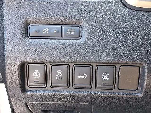 Used 2020 White Nissan Platinum Intelligent AWD image 64