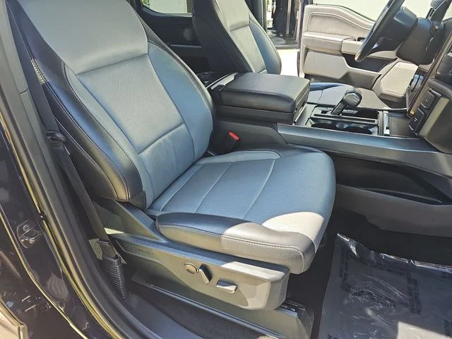 Used 2025 Blue Ford Lariat image 10