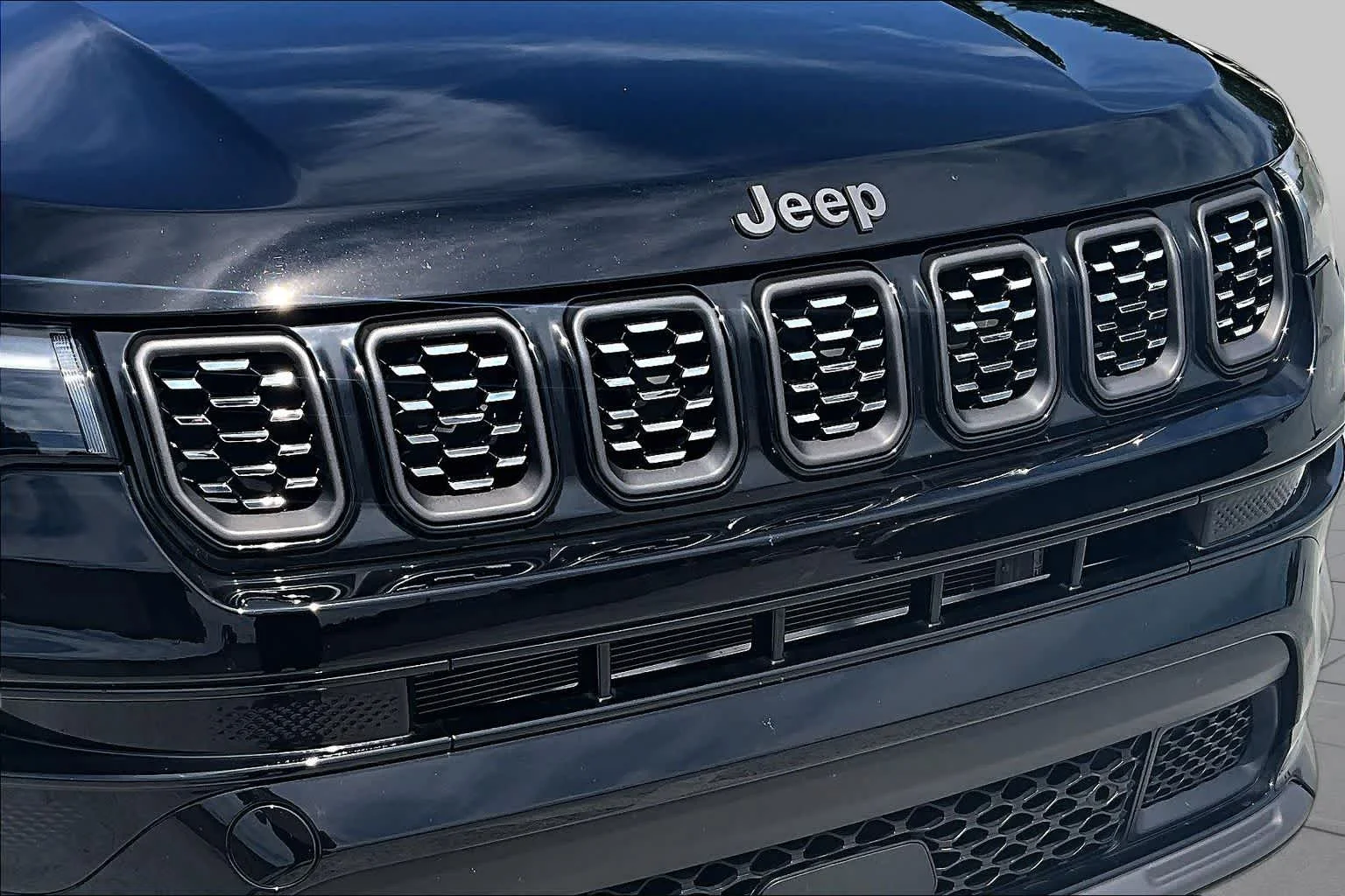 Used 2024 Diamond Black Crystal Pearlcoat Jeep Limited image 56
