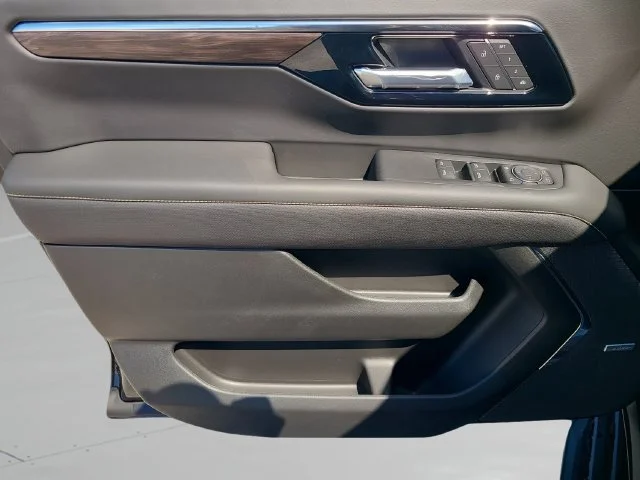 New 2026 Black Chevrolet Premier image 20