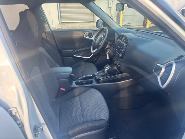 Used 2022 White Kia LX image 14