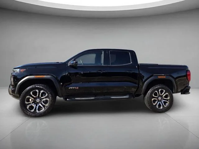 Used 2023 Onyx Black GMC 4WD AT4 image 2