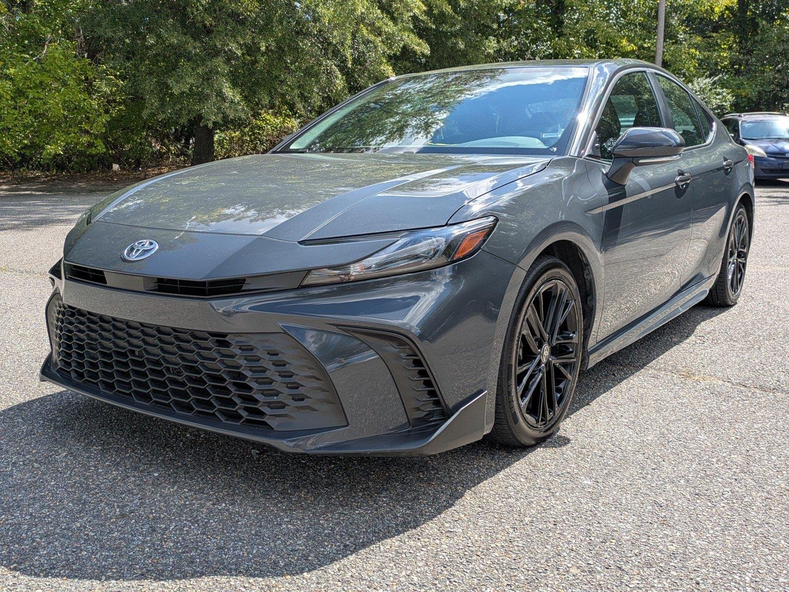 Used 2025  Toyota SE image 8