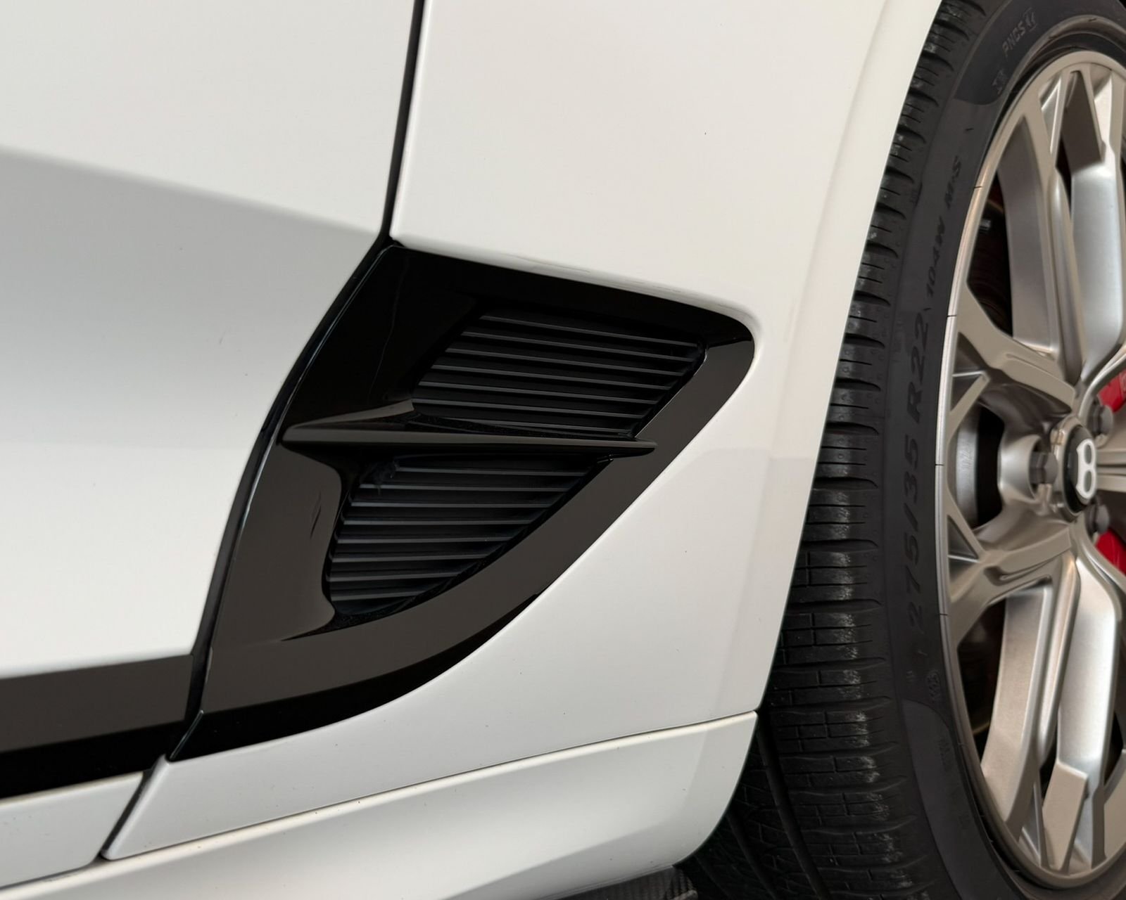 Used 2023 White Bentley V8 S image 46