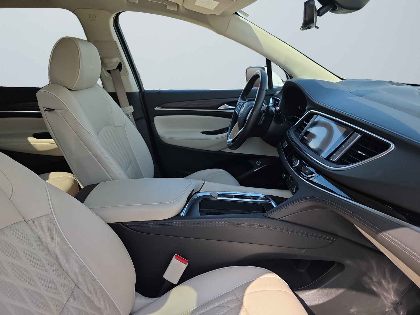 Used 2023 White Frost Tricoat Buick Avenir image 16