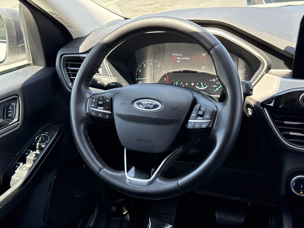 Used 2022 White Ford SE image 20