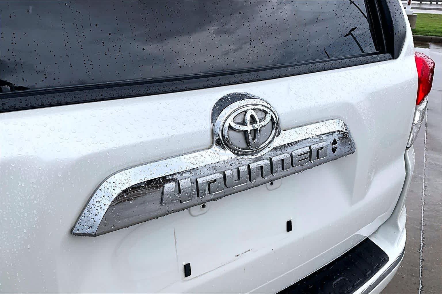 Used 2013 Blizzard Pearl Metallic Toyota Limited image 31