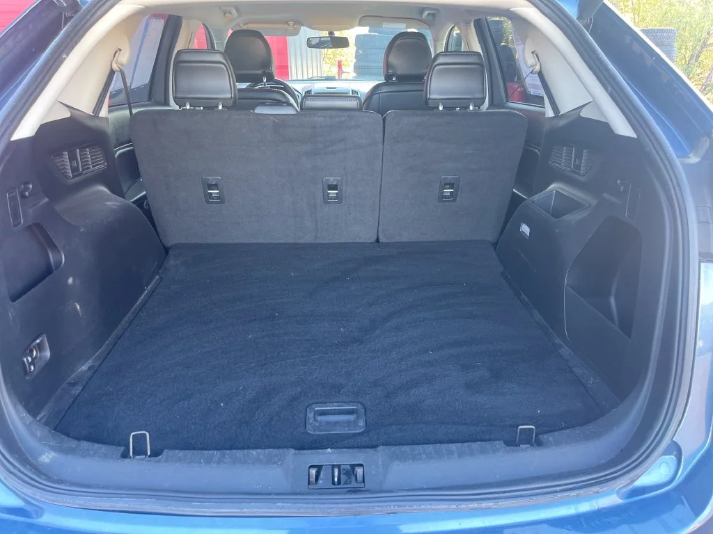 Used 2018 Blue Ford SEL image 29