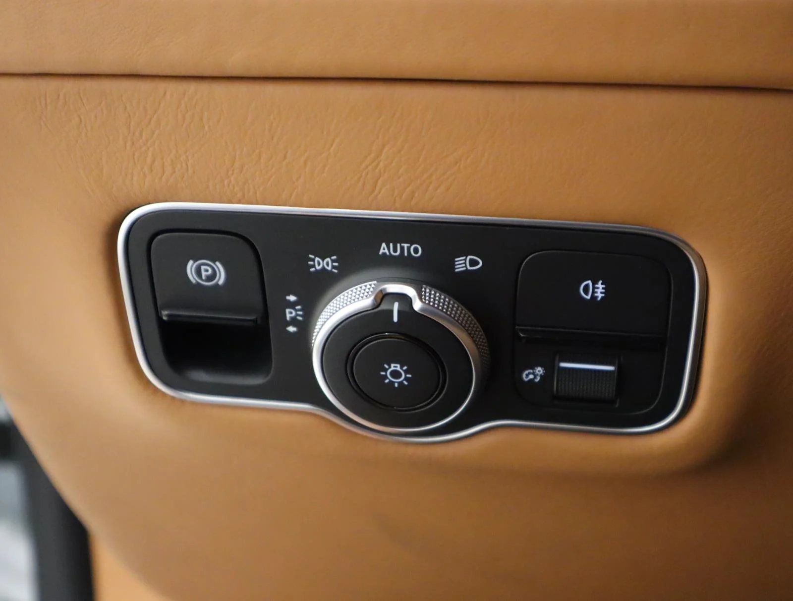 Used 2024 Zenith White Aston Martin Coupe image 22
