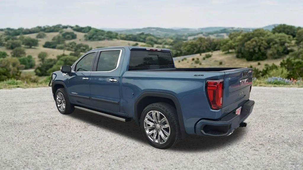 Used 2024  GMC Denali image 8