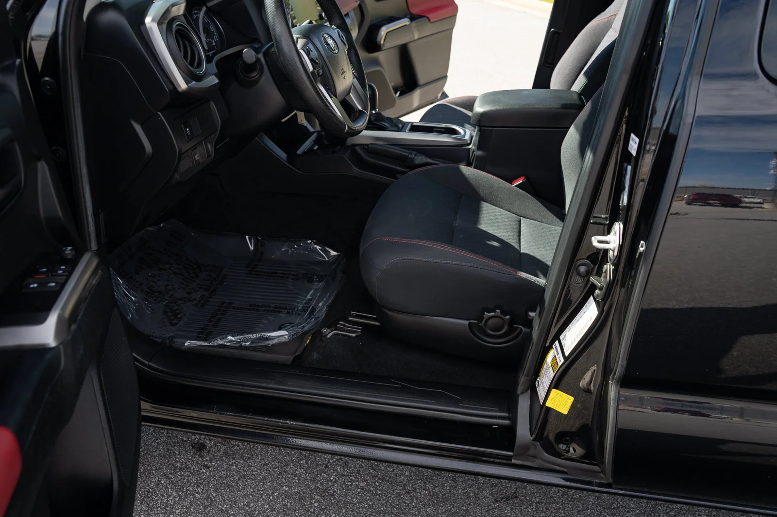 Used 2022 Black Toyota SR5 image 17