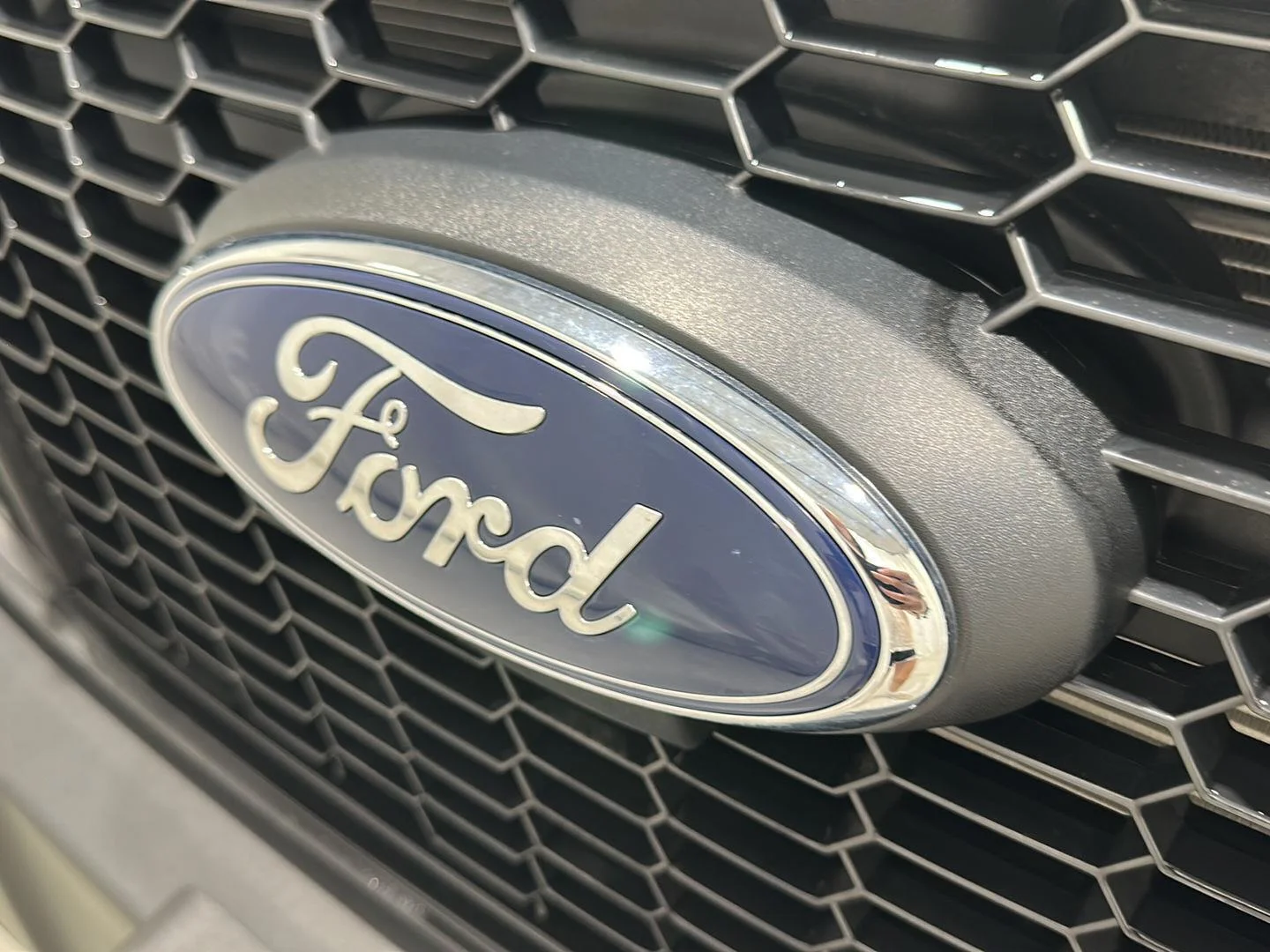 Used 2024 Oxford White Ford  image 23