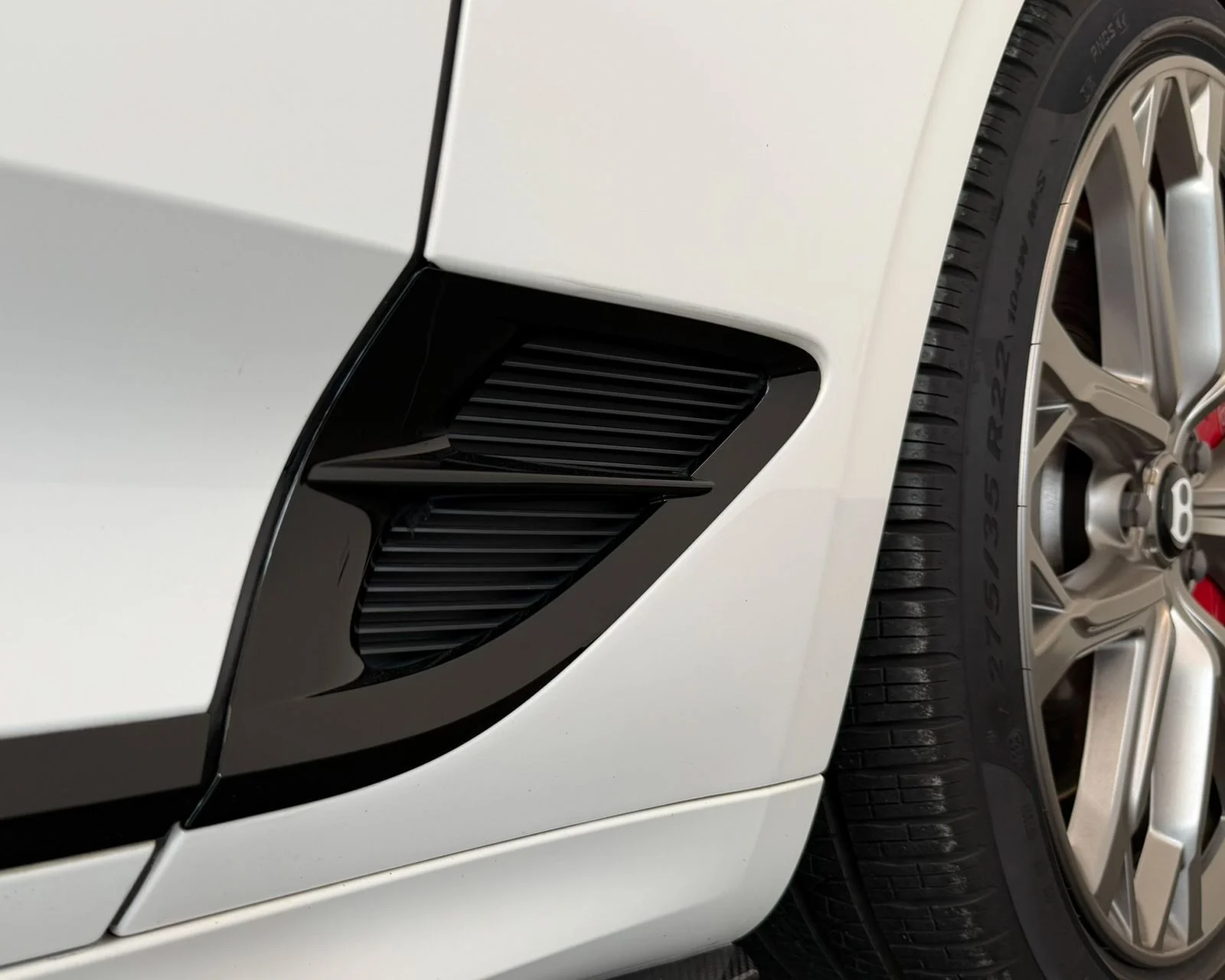 Used 2023 White Bentley V8 S image 46