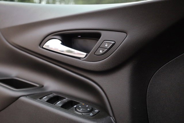 Used 2022 Silver Ice Metallic Chevrolet LT image 26
