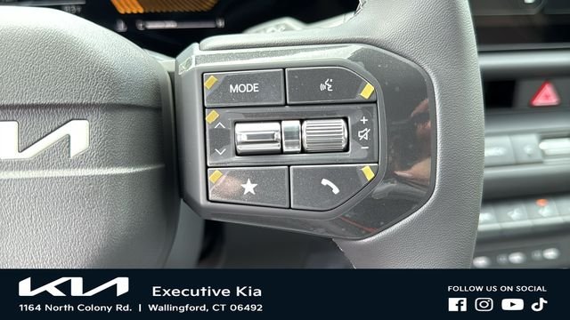 New 2027 Snow White Pearl / Black Roof Kia X-Line S image 14