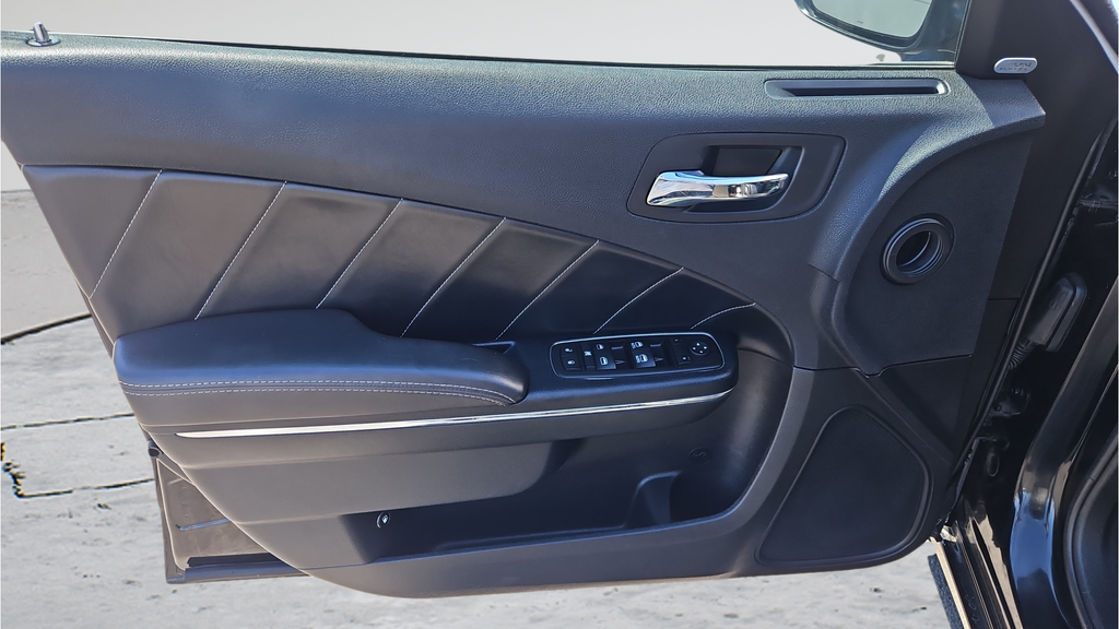 Used 2014 Black Dodge R/T image 18