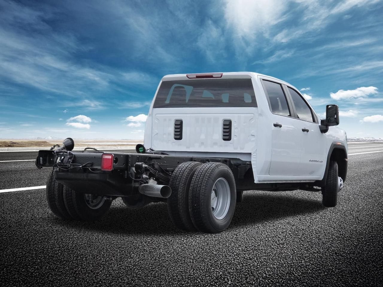 New 2026 Summit White GMC Pro image 17